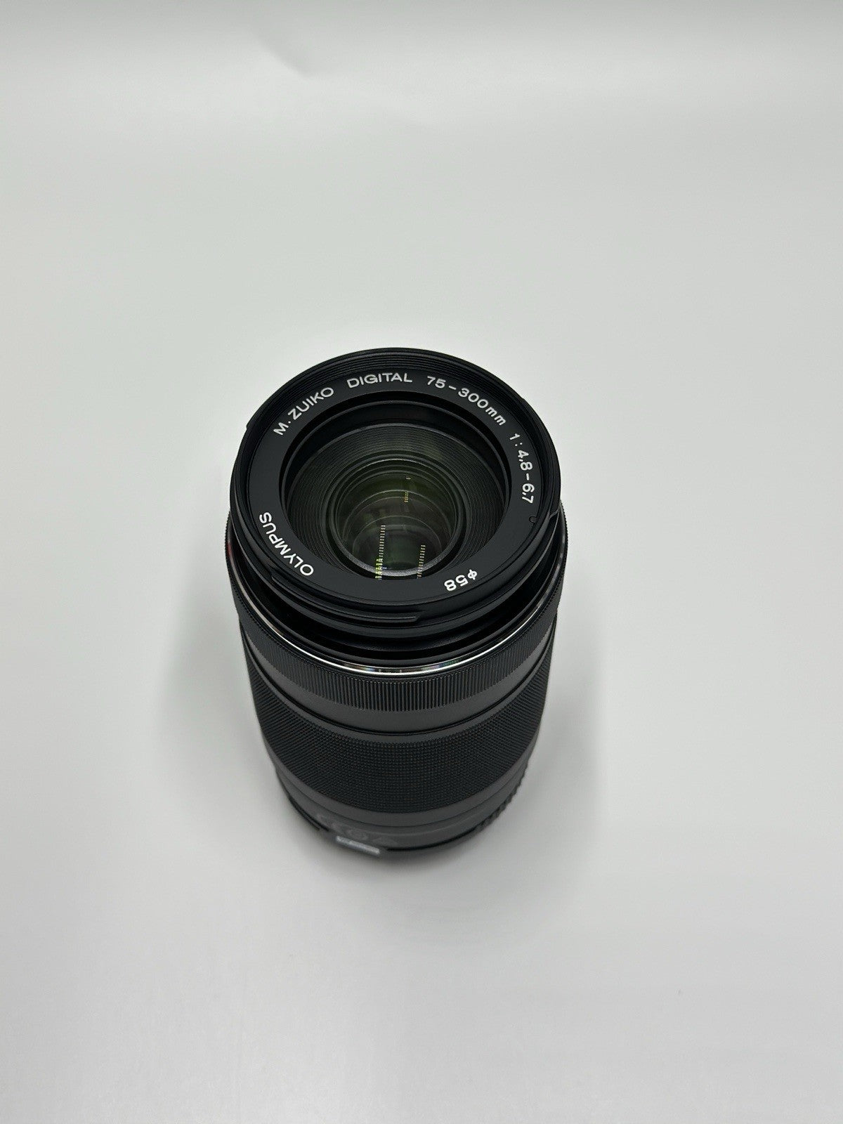 Olympus M.Zuiko Digital ED 75-300mm F/4.8-F/6.7 Telephoto Lens - Black