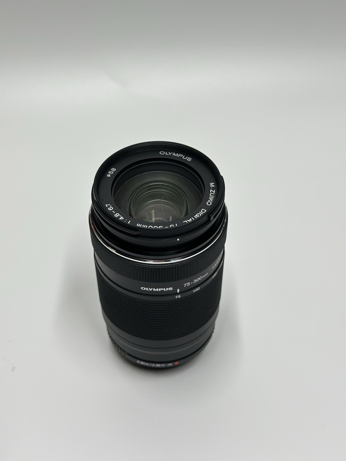 Olympus M.Zuiko Digital ED 75-300mm F/4.8-F/6.7 Telephoto Lens - Black