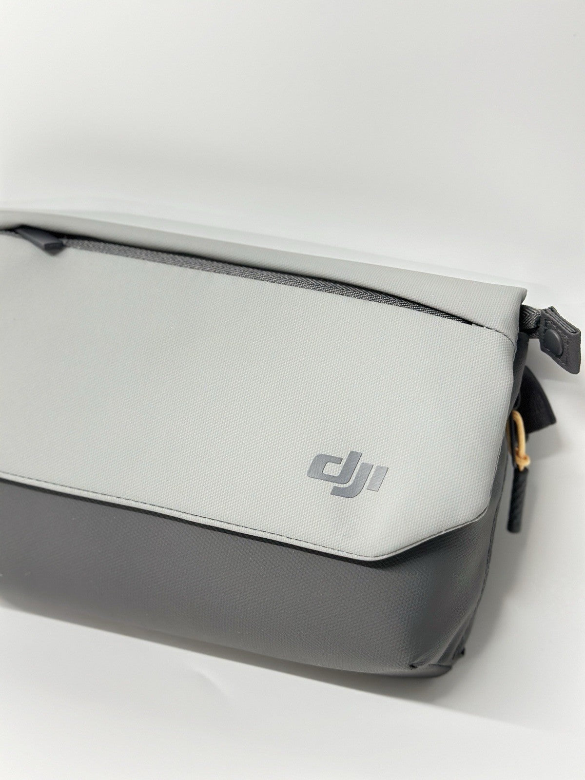 DJI Osmo Mobile 4 - Gimbal Stabilizer