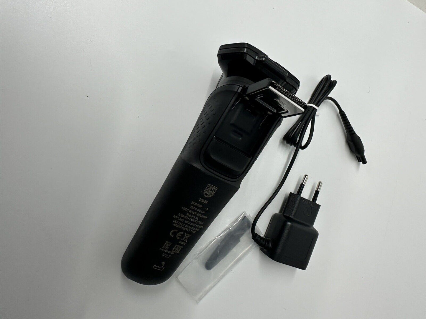 Philips Series 5000 SkinIQ Rechargeable Wet and Dry Electric Shaver - S5585/30