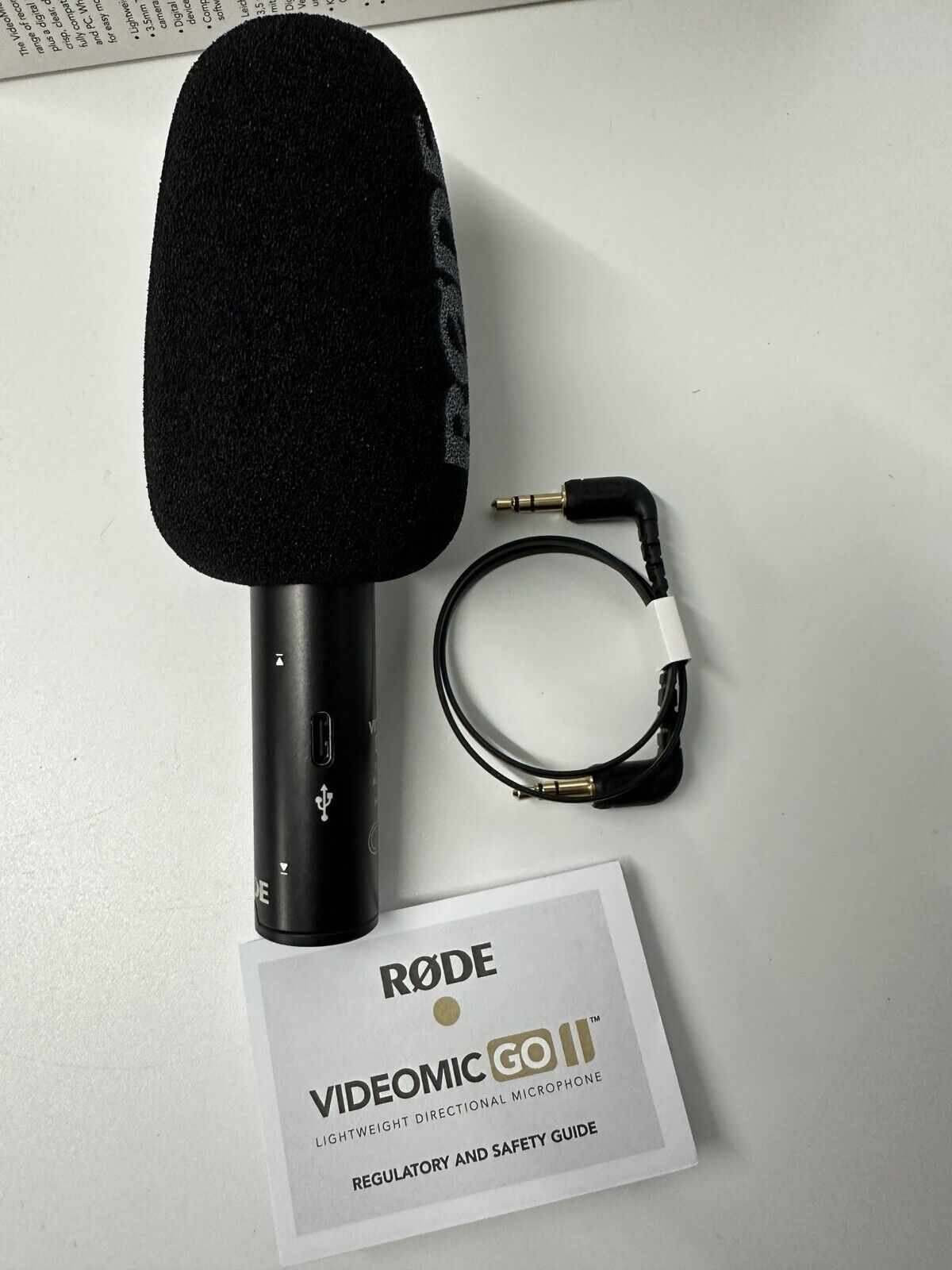 Rode Videomic Go II Directional Microphone - Black/Red Camera Mount Missing