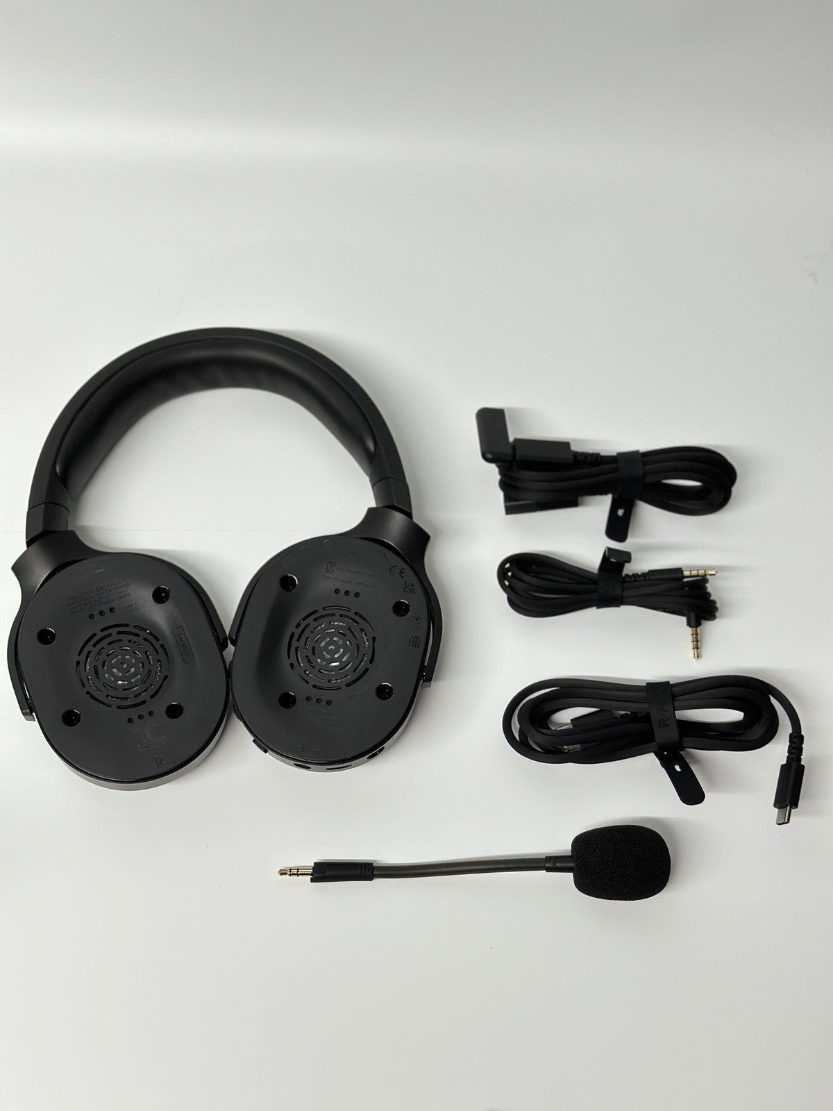 Razer Barracuda X Headset, Black, 7.1 Surround Sound, 40mm Drivers, USB/3.5mm/2.