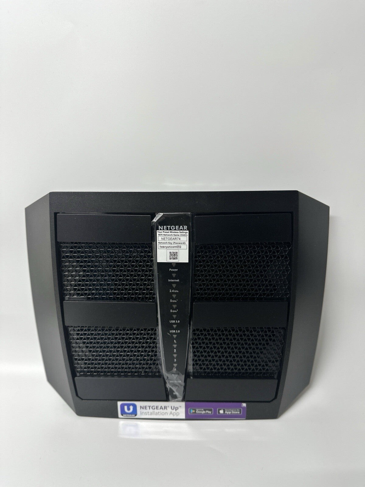 NETGEAR R8000-100UKS Nighthawk X6 Tri-Band 3.2Gbps Router - Black
