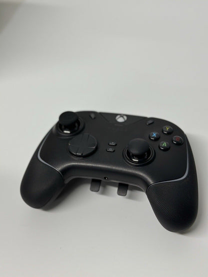 Razer Wolverine V2 Chroma Xbox X/S Controller - Black
