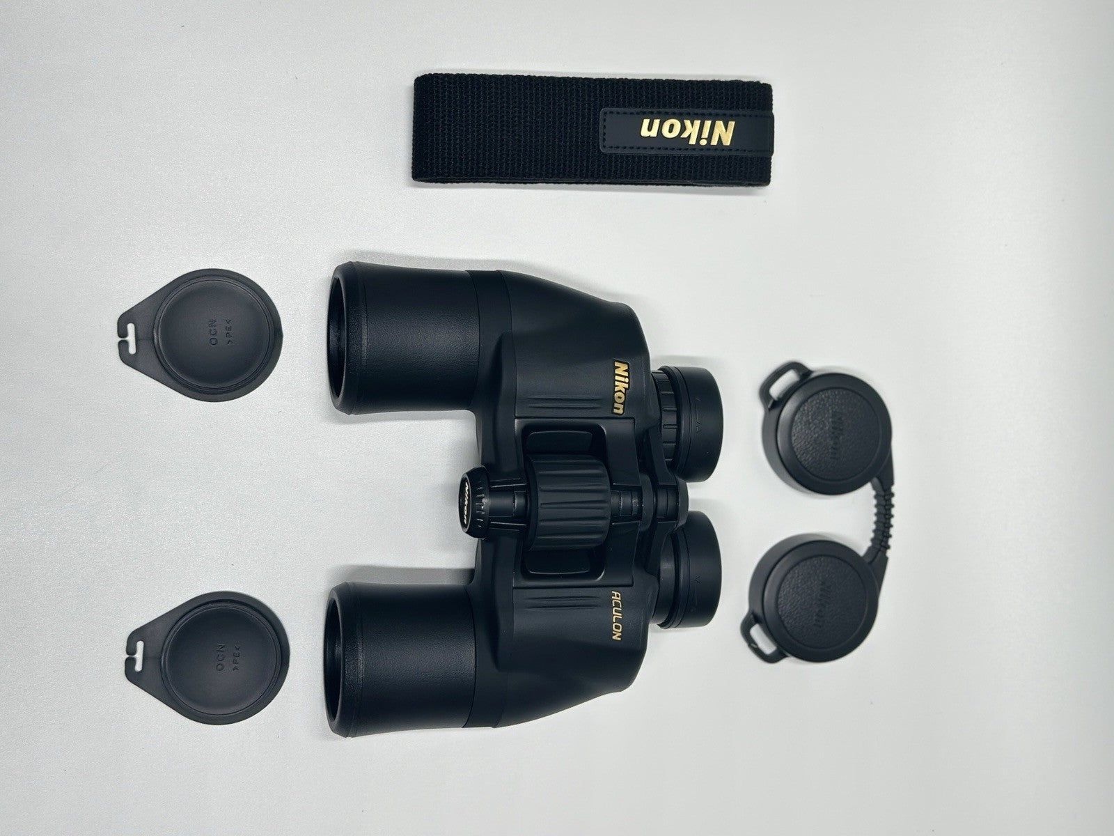 Nikon Aculon 8x42  Binoculars - Black A211