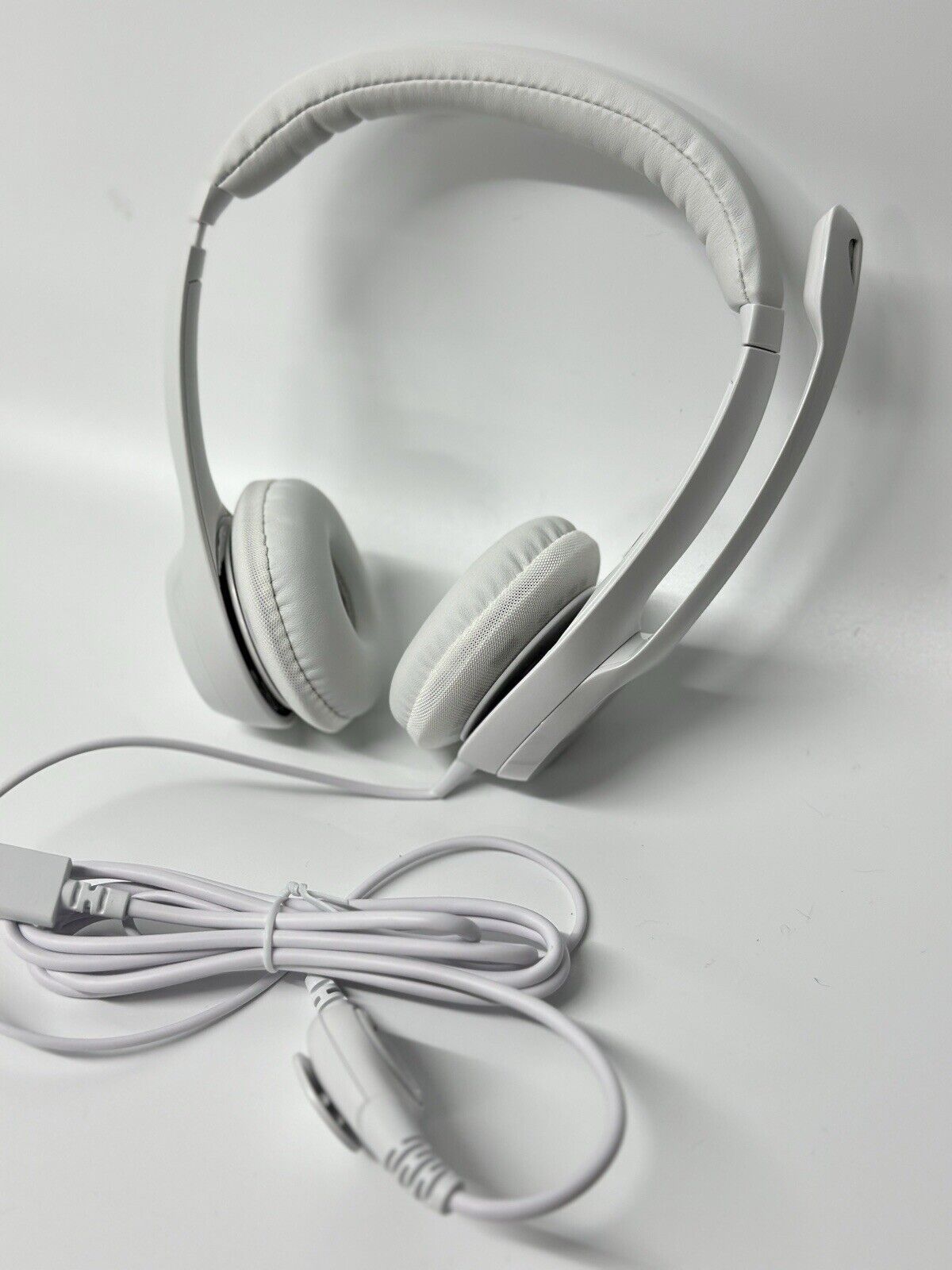 Logitech H390 USB Computer Headset - White