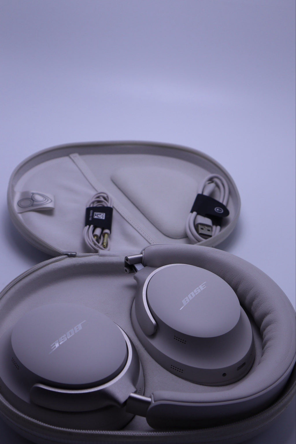 BOSE QuietComfort Ultra Noise Cancelling- Cream