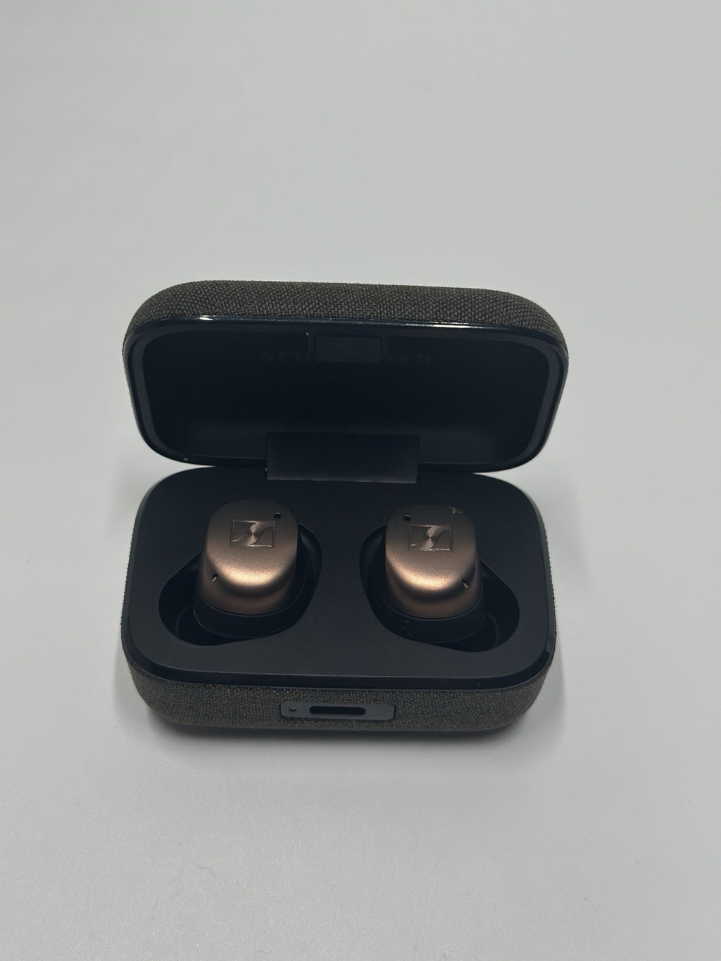 Sennheiser True Wireless MOMENTUM 4 Earbuds - Black Copper