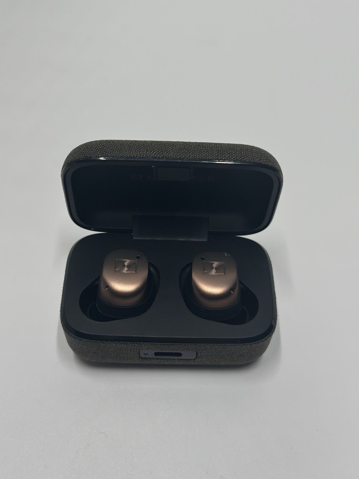 Sennheiser True Wireless MOMENTUM 4 Earbuds - Black Copper
