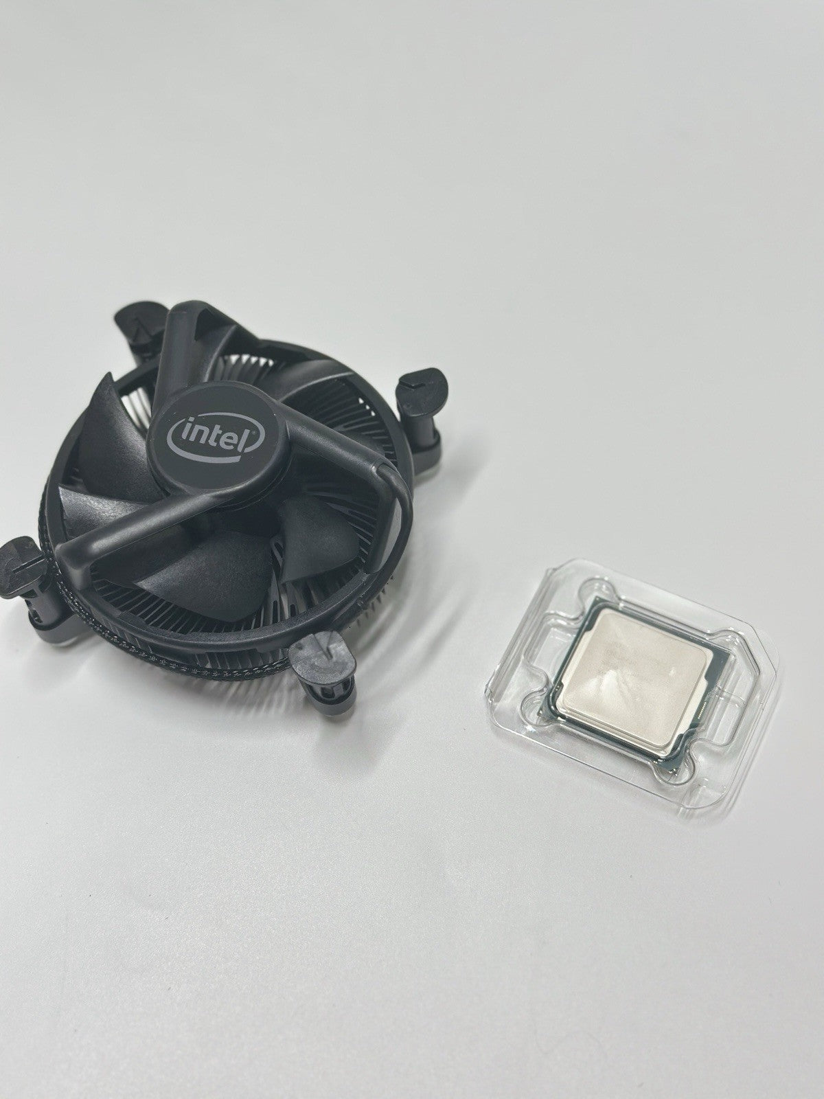 Intel Core i7-10700 Processor (4.8 GHz, 8 Cores, Socket LGA1200, Box) -...