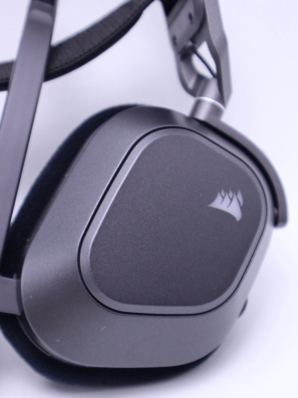 Corsair HS80 Max Bluetooth Wireless RGB On-Ear Gaming Headset Black- Grade A !