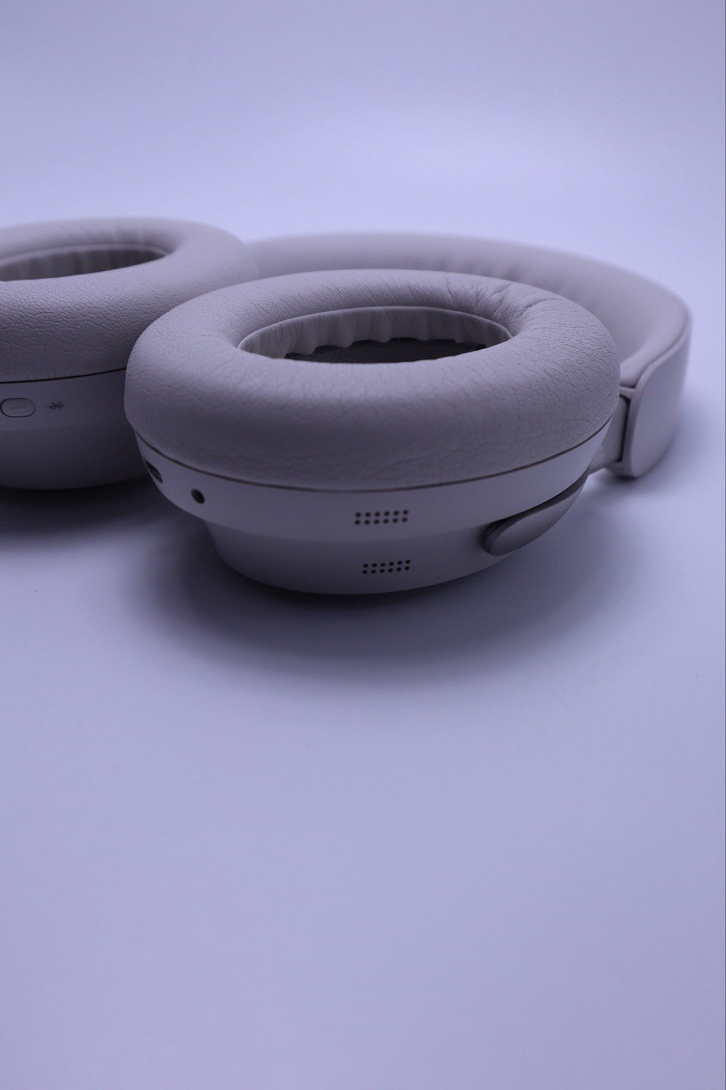 BOSE QuietComfort Ultra Noise Cancelling- Cream