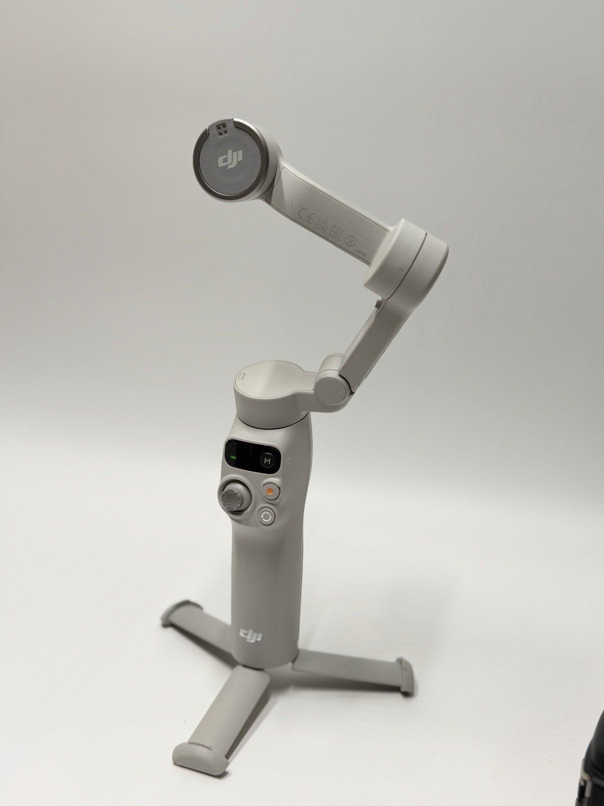DJI Osmo Mobile 7 Smartphone Gimbal - 10hour Battery Life - Grade A