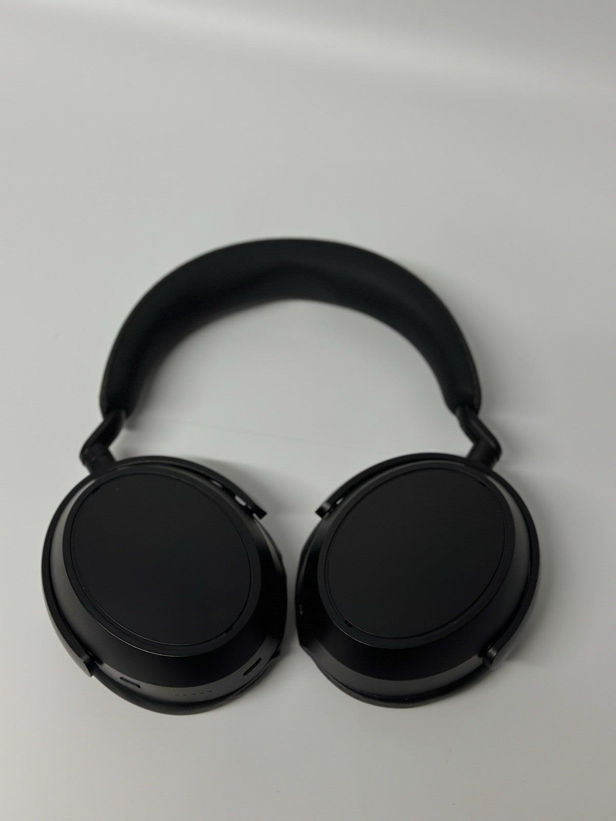 Sennheiser MOMENTUM 4 Wireless Over the Ear Headphones - Grade A- Black (509266)