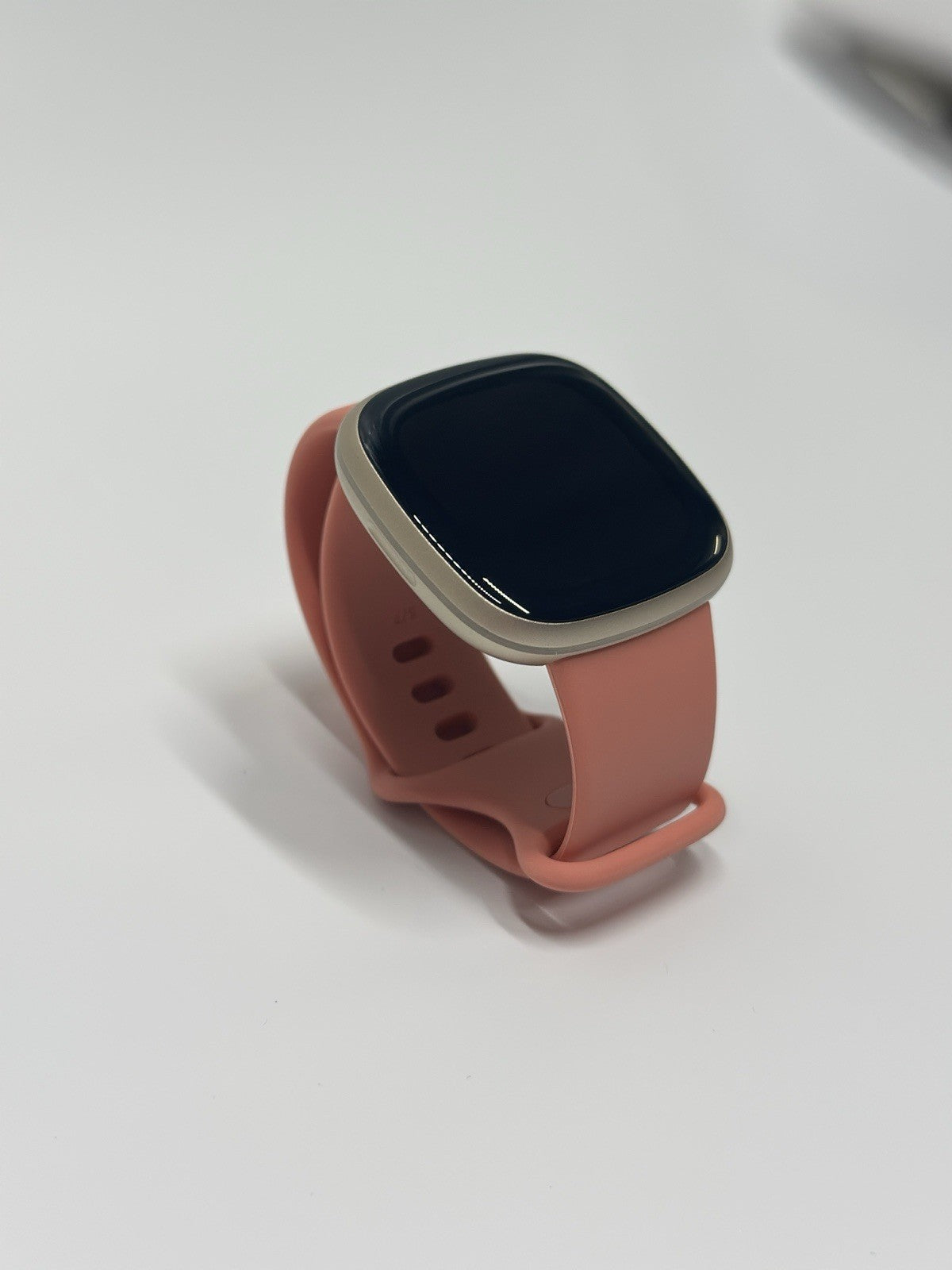 Fitbit Versa 3 Smartwatch + GPS – Pink/Gold