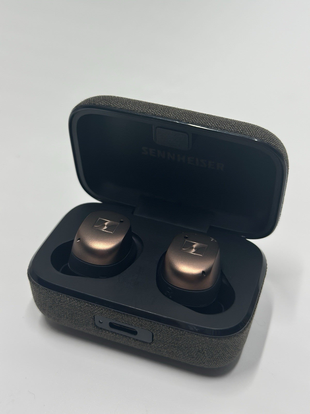 Sennheiser True Wireless MOMENTUM 4 Earbuds - Black Copper