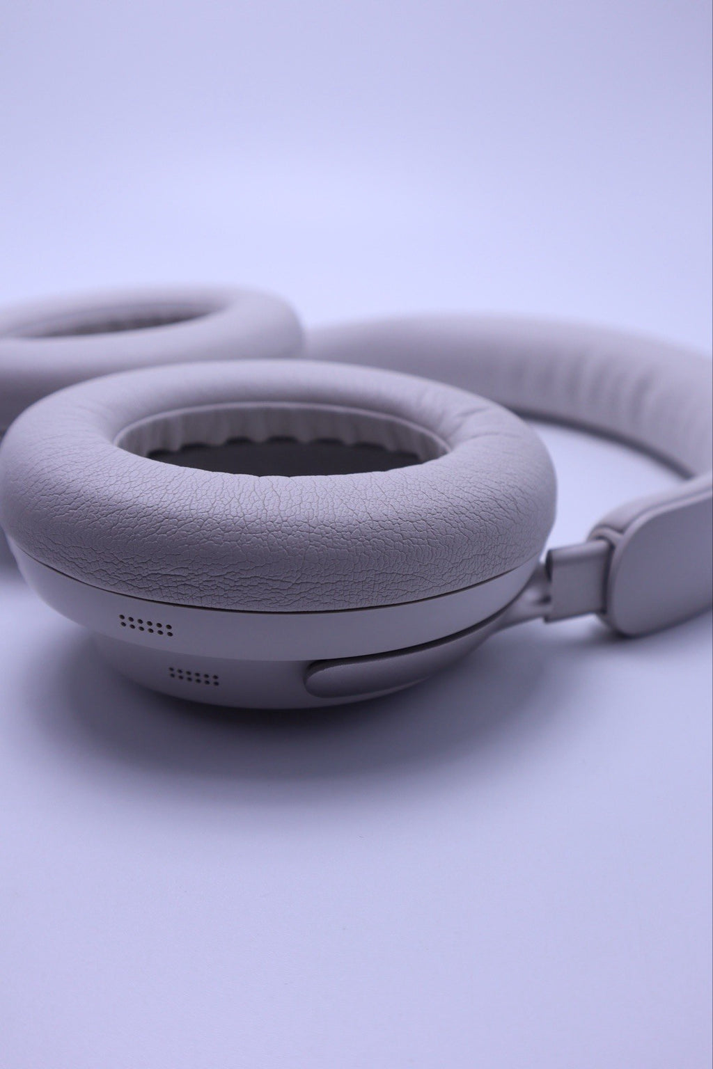 BOSE QuietComfort Ultra Noise Cancelling- Cream