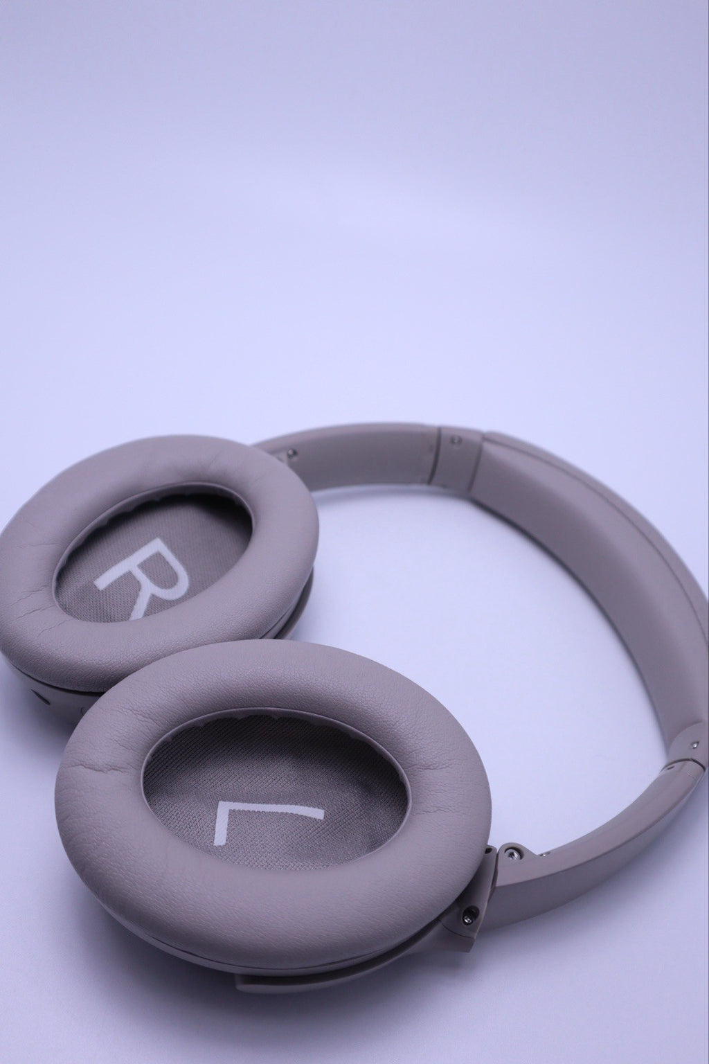 Bose QuietComfort 45 Wireless Over-Ear Headset - Smoke White