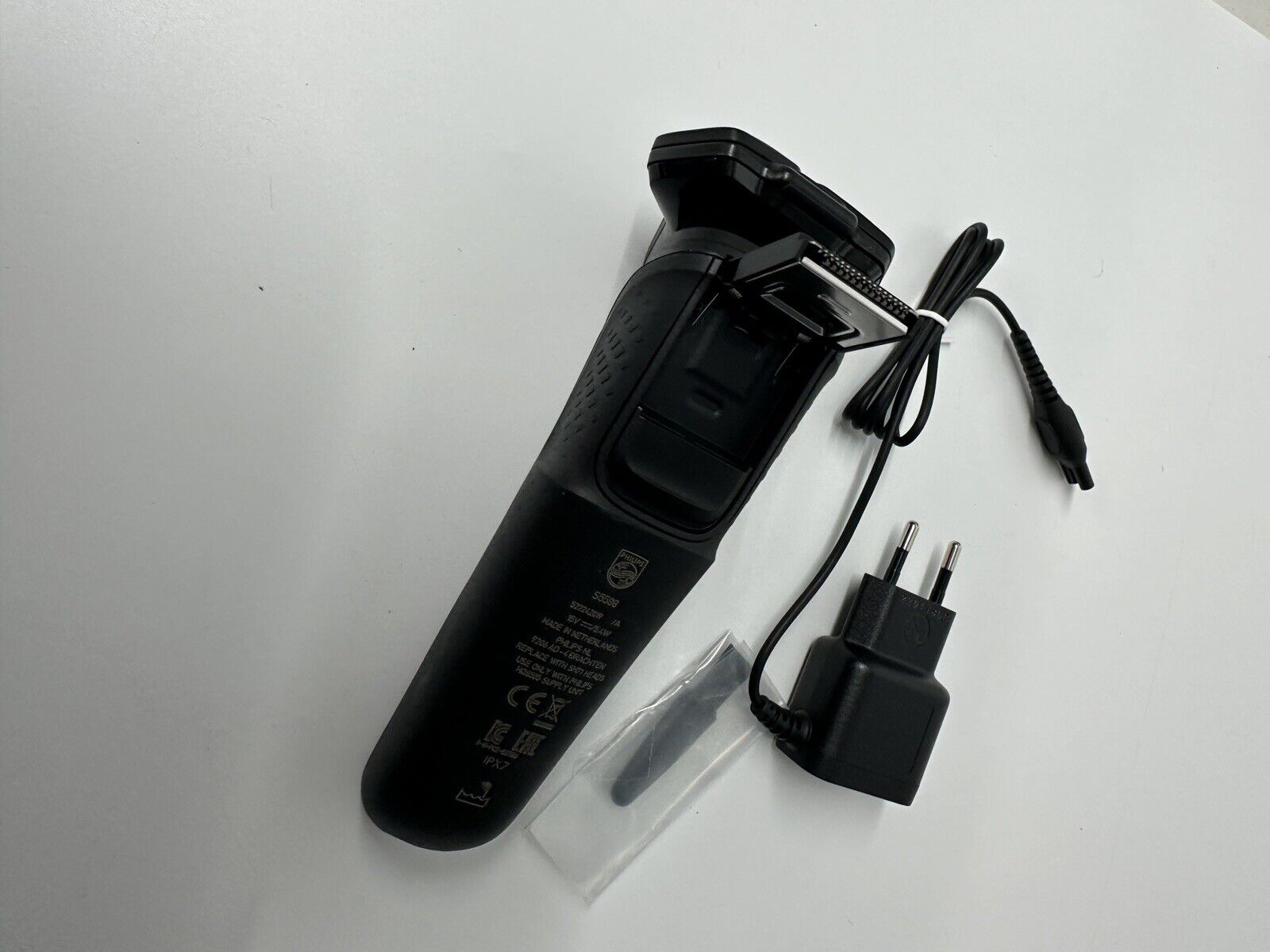 Philips Series 5000 SkinIQ Rechargeable Wet and Dry Electric Shaver - S5585/30