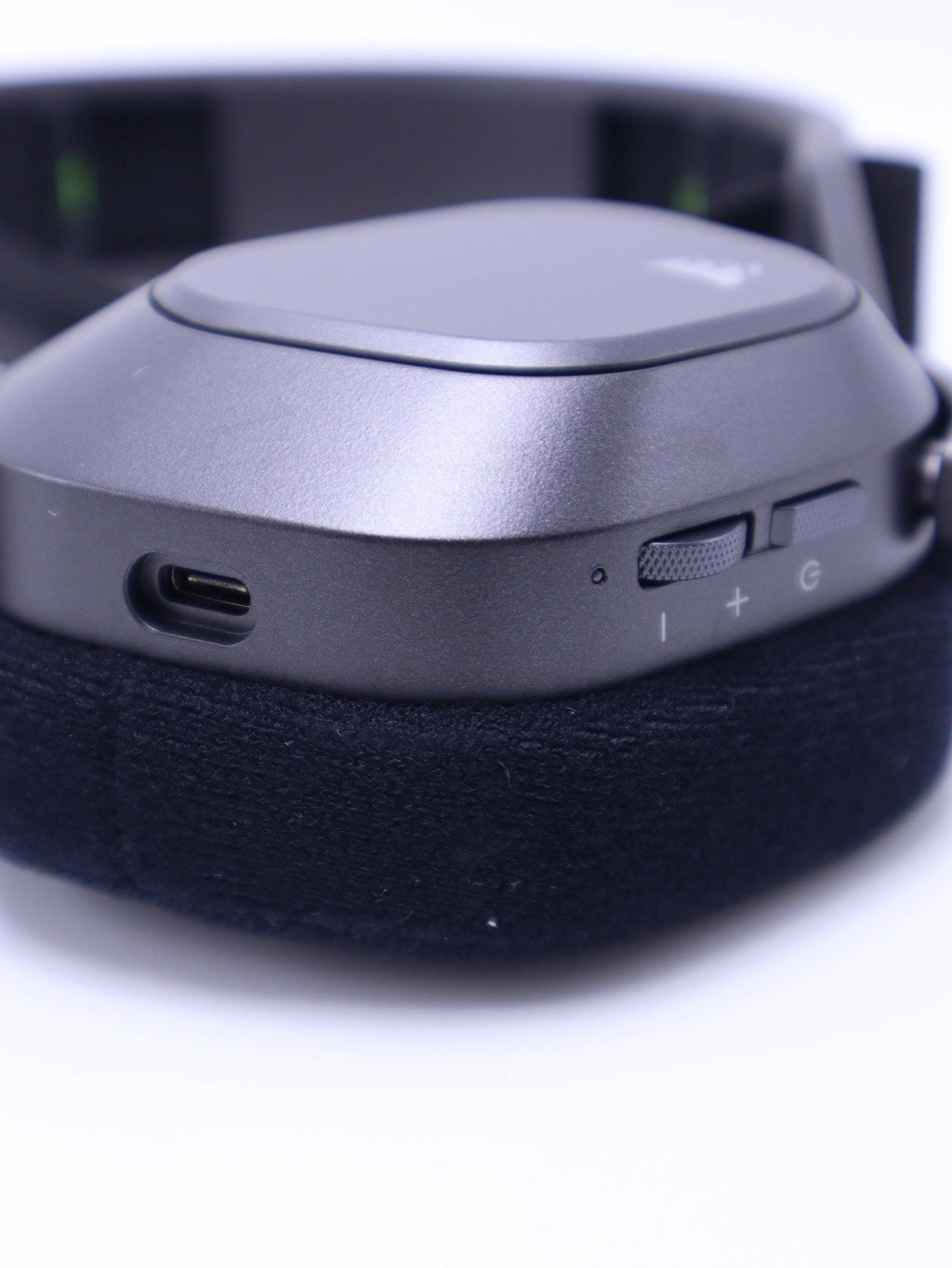 Corsair HS80 Max Bluetooth Wireless RGB On-Ear Gaming Headset Black- Grade A !