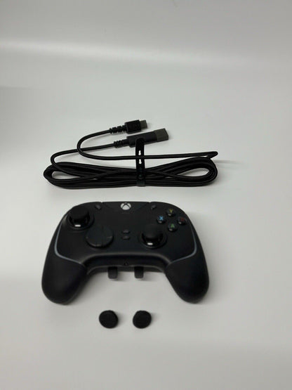 Razer Wolverine V2 Chroma Xbox X/S Controller - Black