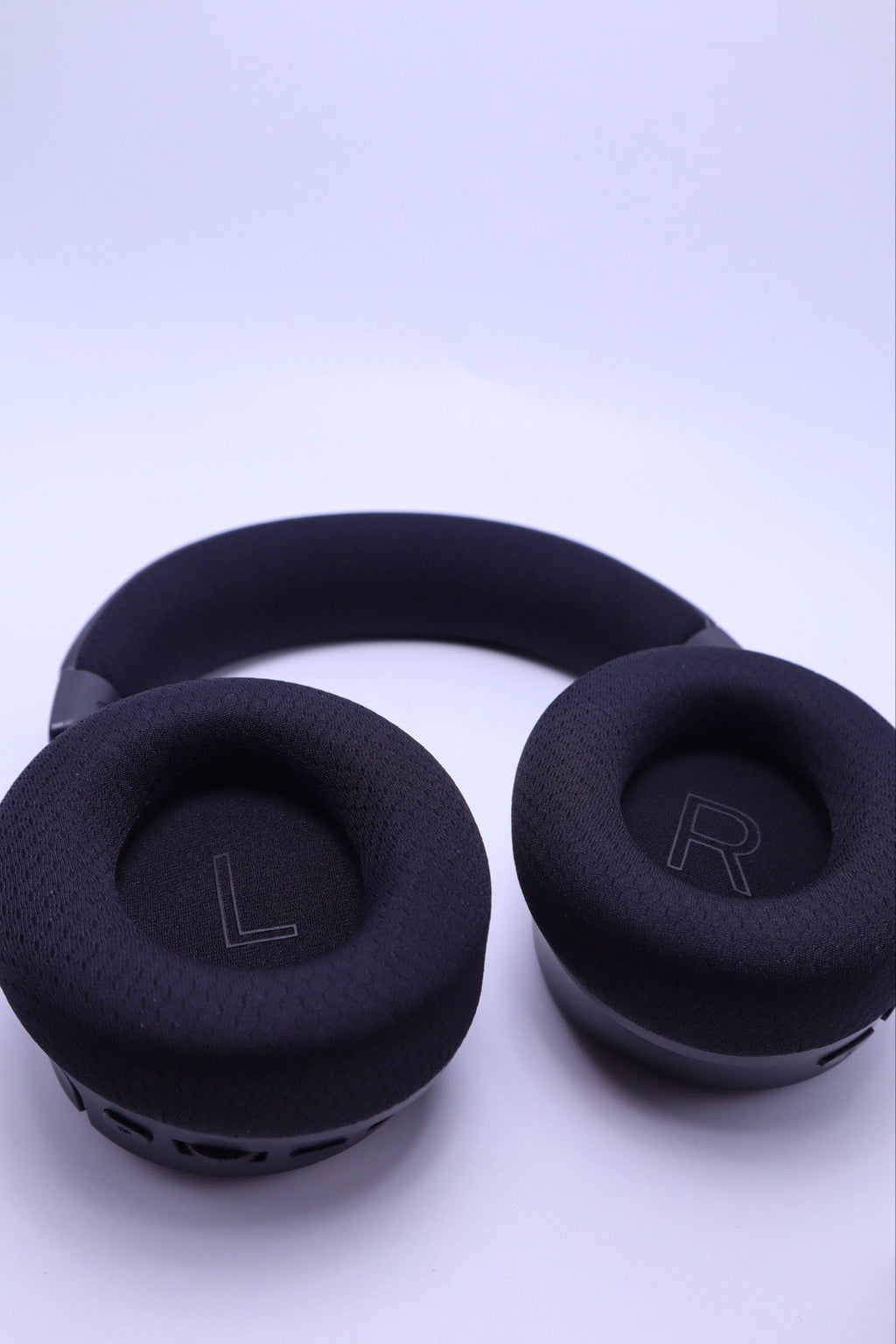 Razer Kraken V4 Pro Wireless Gaming Headset- Grade A