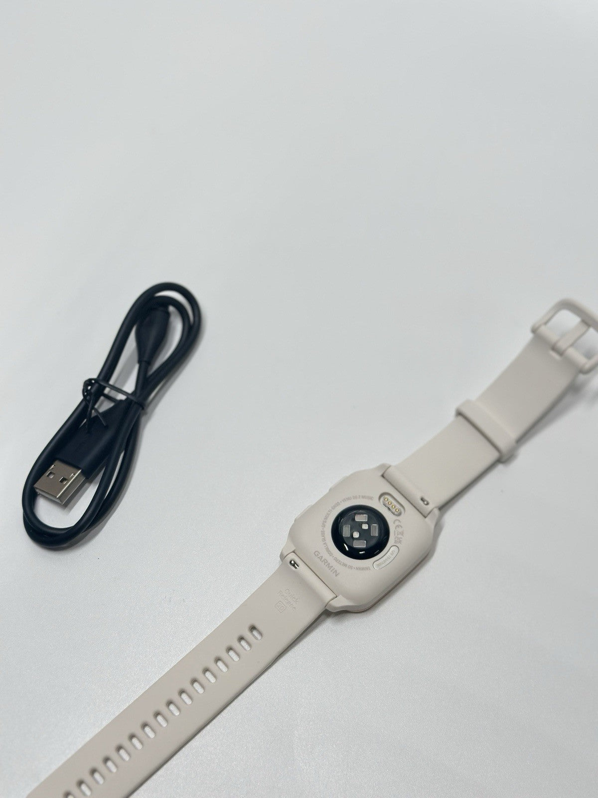 Garmin Venu SQ 2 Music Edition GPS Smartwatch White/Cream Gold