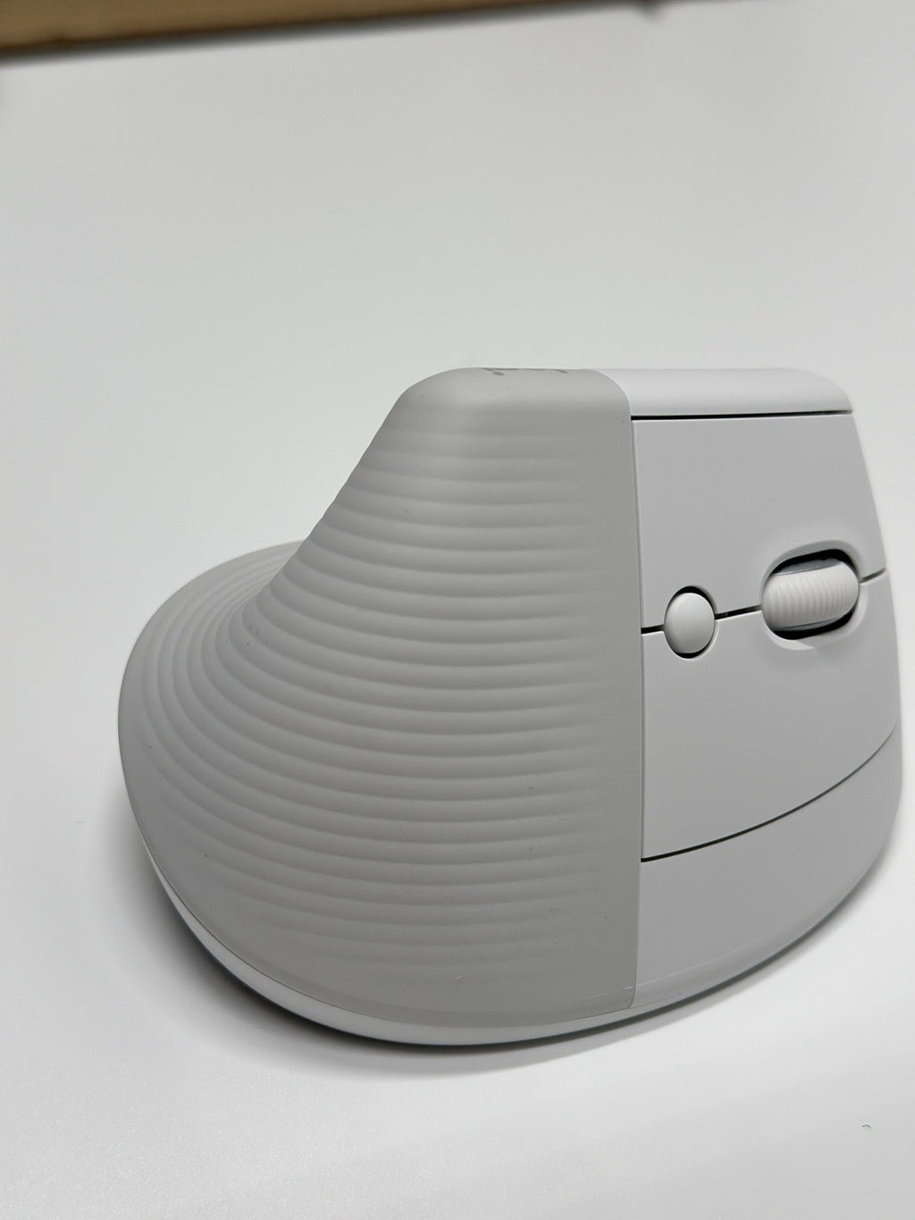 Logitech Lift Wireless Vertical Mouse - Off-White