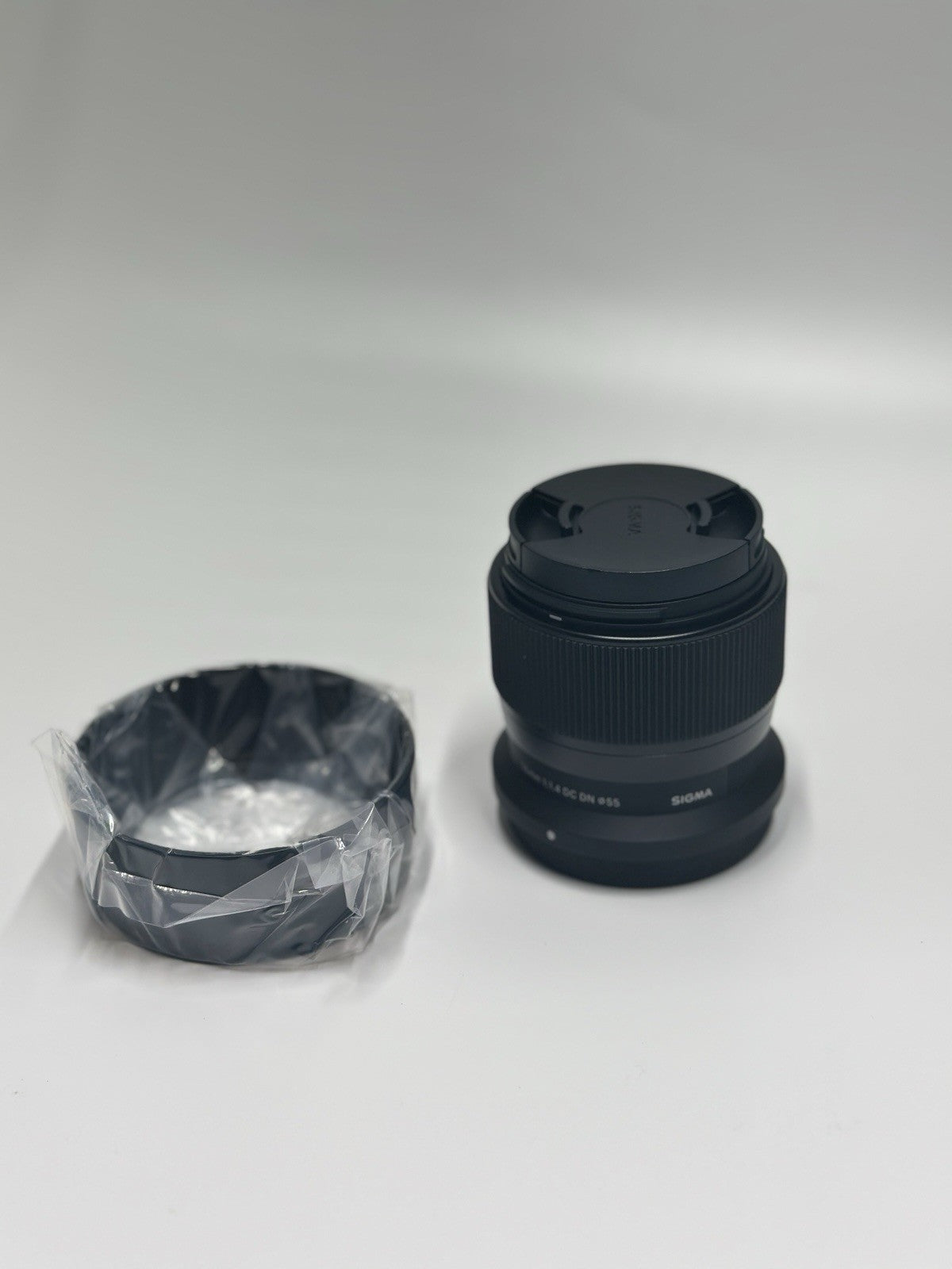 Sigma 56mm f/1.4 DC DN / C Standard Lens - Leica L