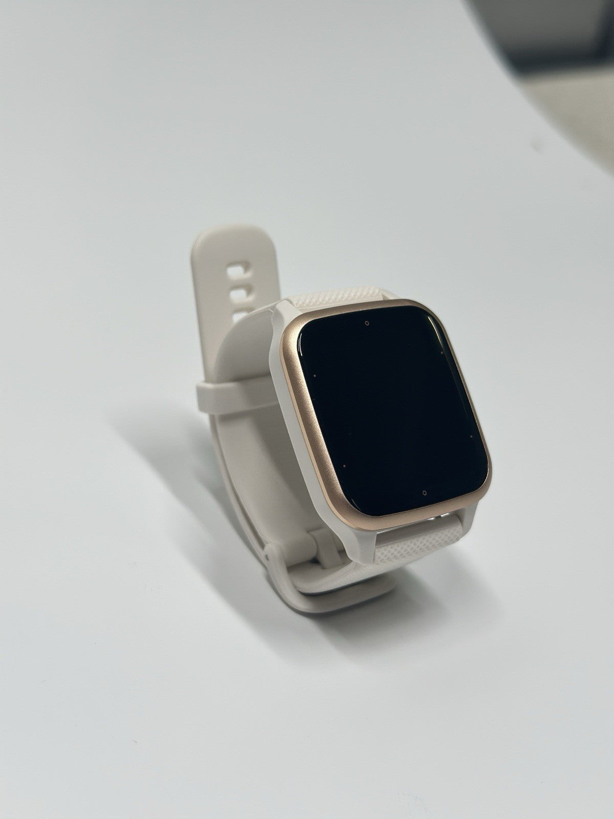 Garmin Venu SQ 2 Music Edition GPS Smartwatch White/Cream Gold