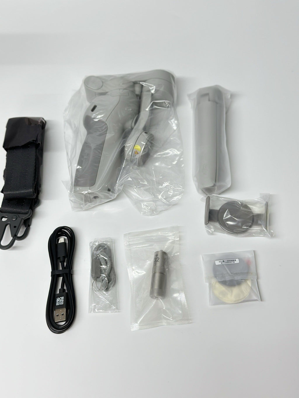 DJI OM 4 Combo Gimbal – Foldable Stabilizer for iPhone/Android – Barely Used