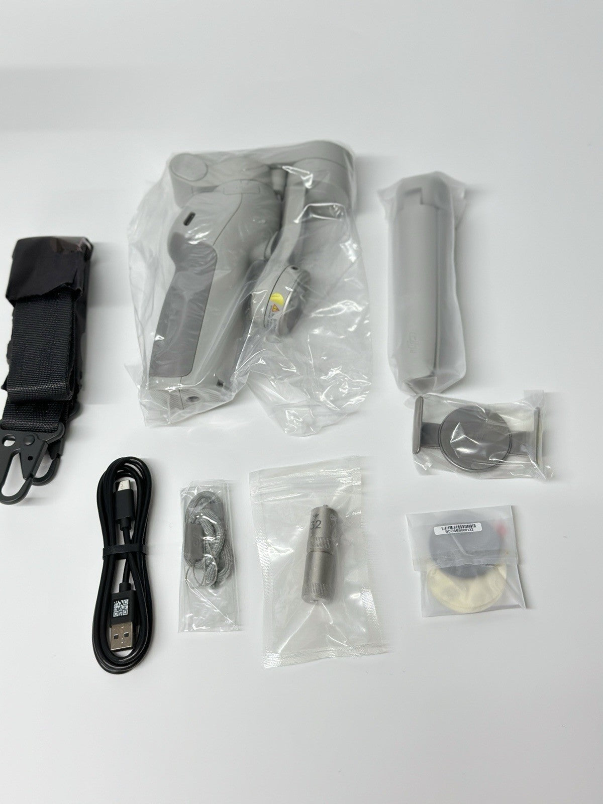 DJI OM 4 Combo Gimbal – Foldable Stabilizer for iPhone/Android – Barely Used