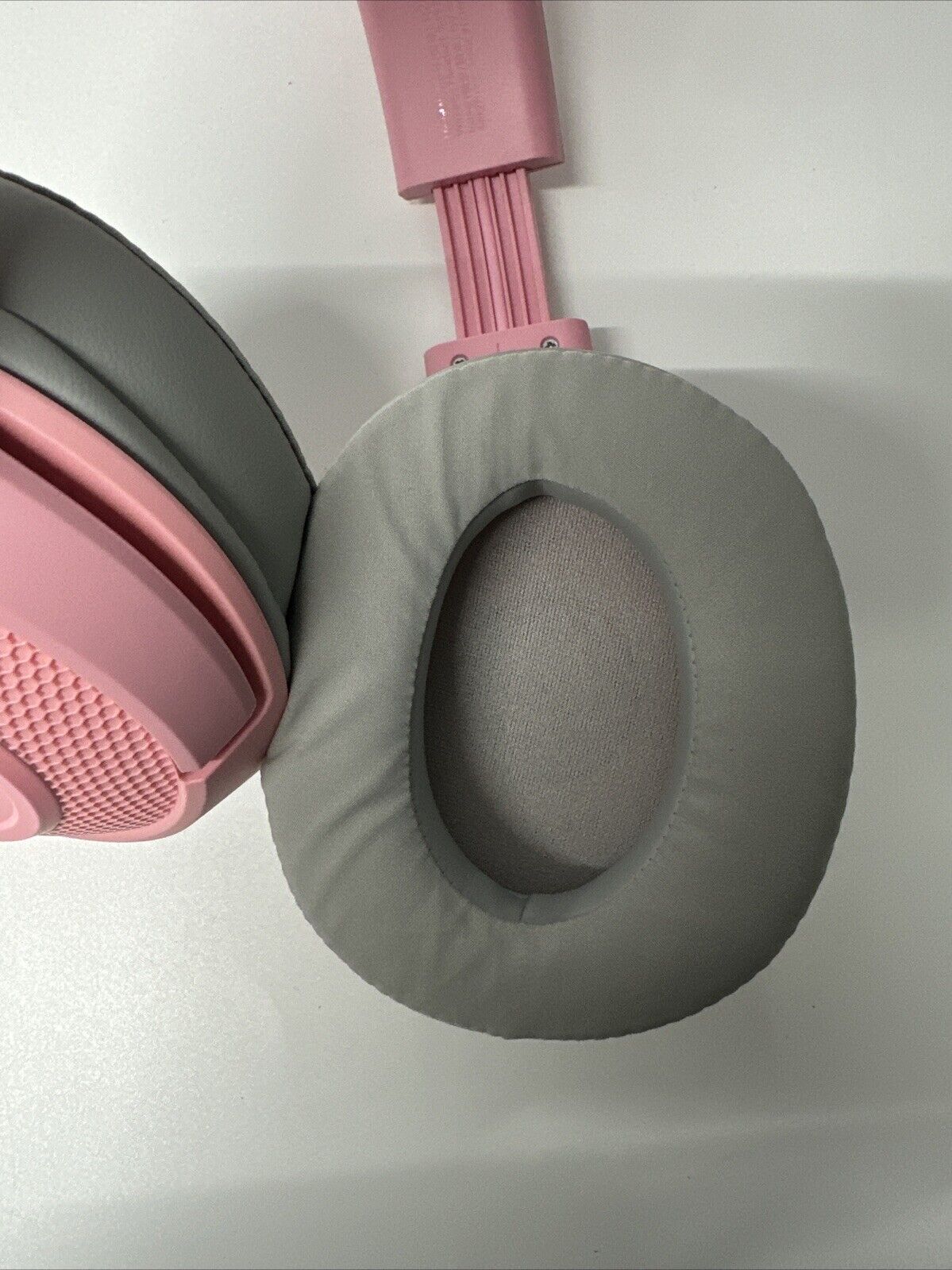 eBay Title:Razer Kraken BT Kitty Edition Wireless Headset - Pink