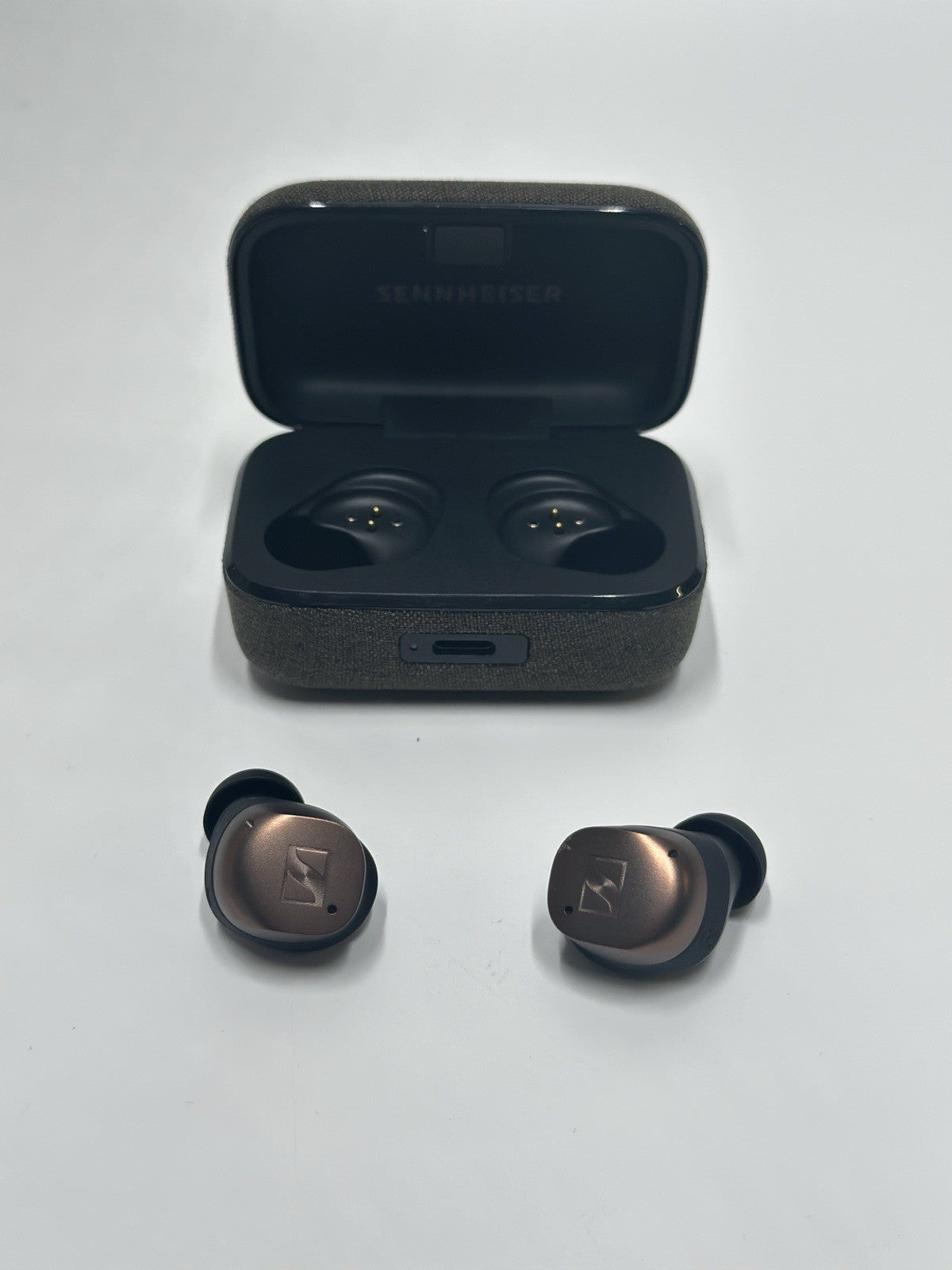 Sennheiser True Wireless MOMENTUM 4 Earbuds - Black Copper