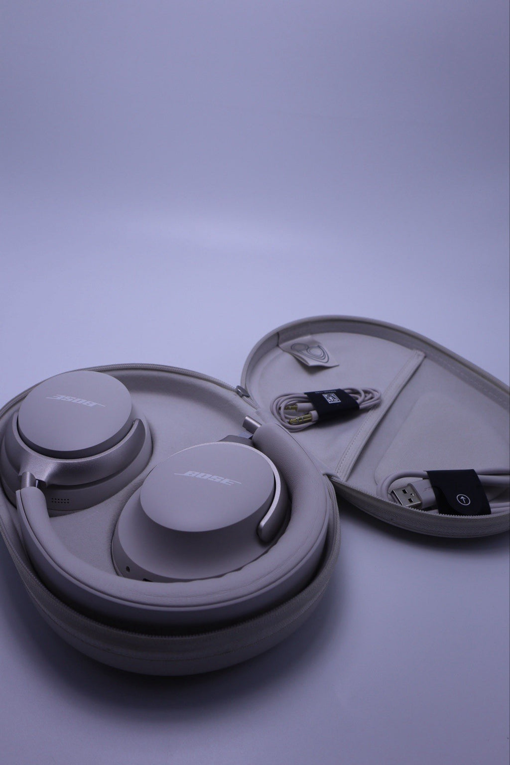 BOSE QuietComfort Ultra Noise Cancelling- Cream