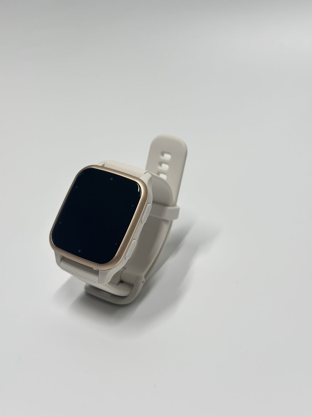 Garmin Venu SQ 2 Music Edition GPS Smartwatch White/Cream Gold