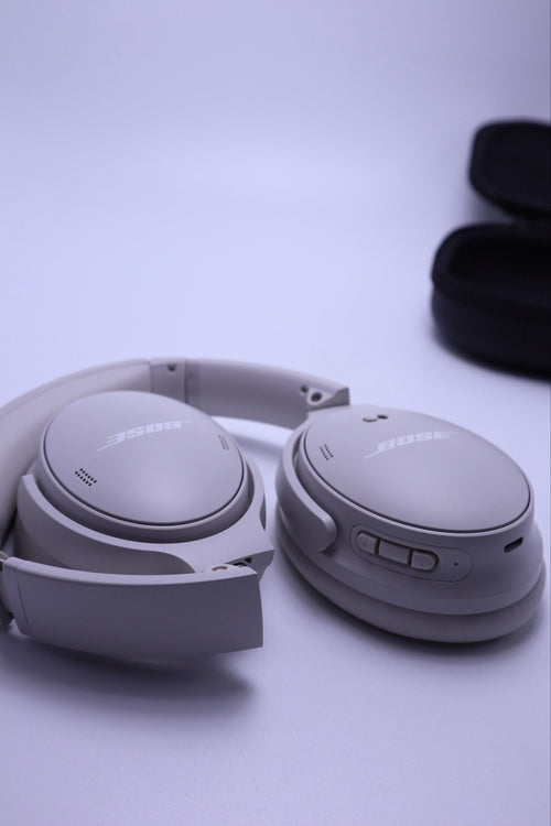 Bose QuietComfort Ultra Over-Ear Headphones - White Smoke- Grade A
