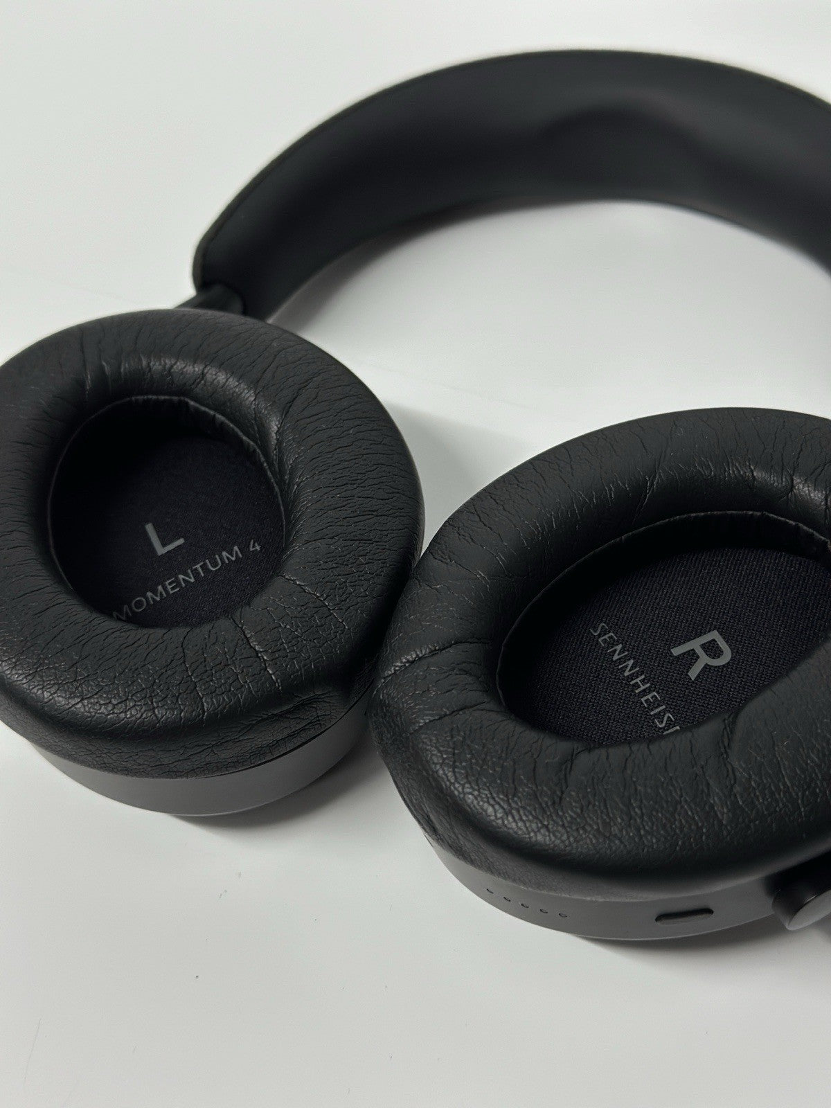 Sennheiser MOMENTUM 4 Wireless Over the Ear Headphones - Grade A- Black (509266)