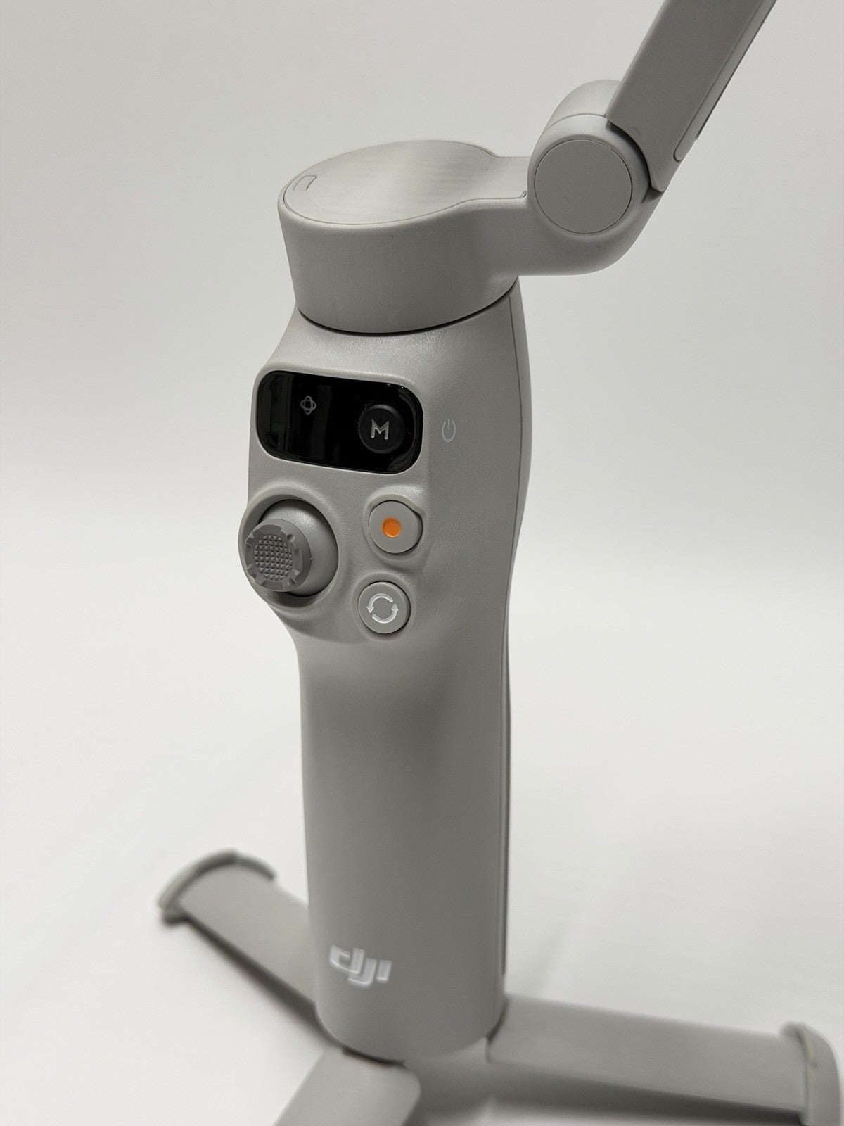 DJI Osmo Mobile 7 Smartphone Gimbal - 10hour Battery Life - Grade A