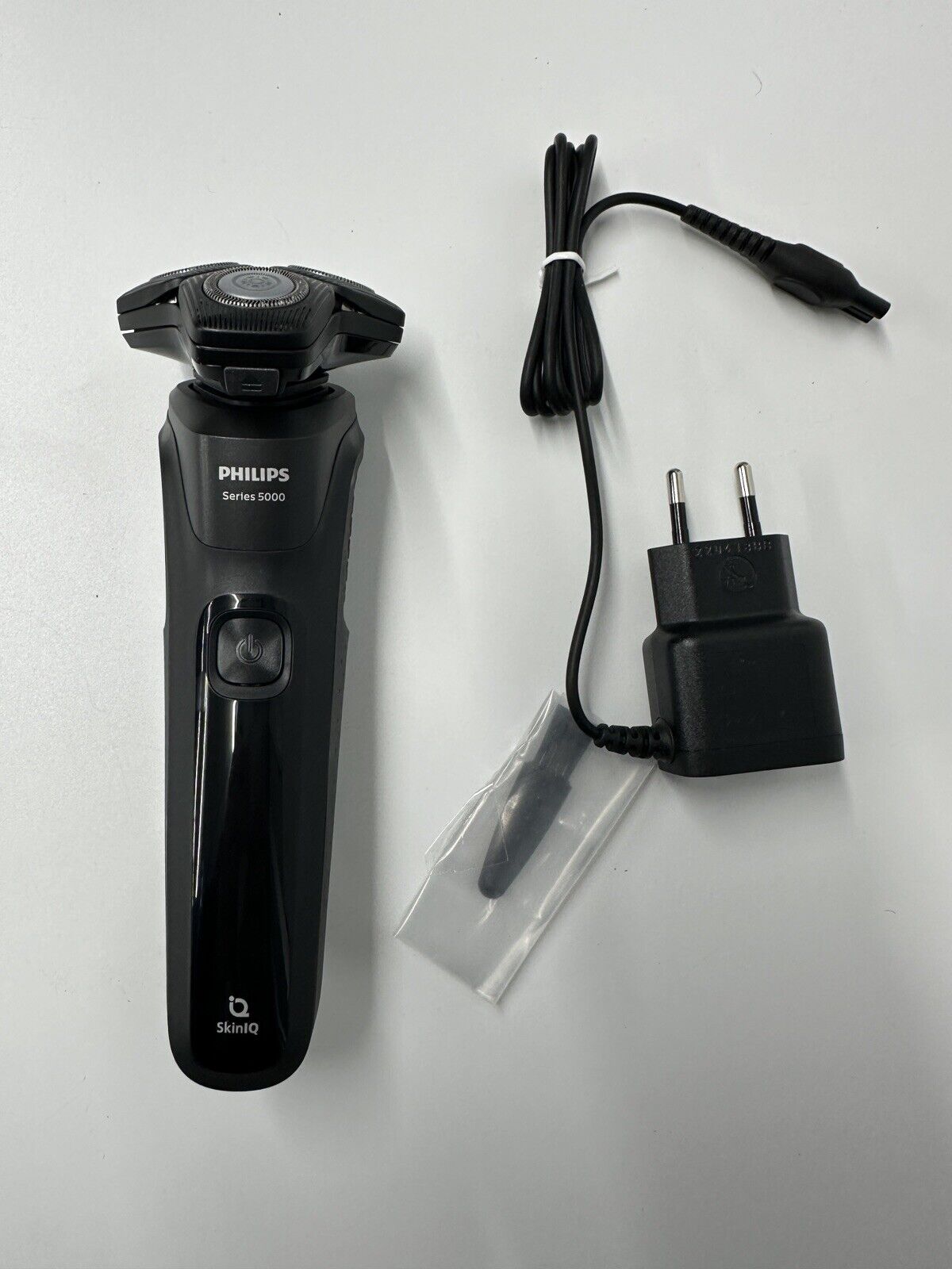 Philips Series 5000 SkinIQ Rechargeable Wet and Dry Electric Shaver - S5585/30
