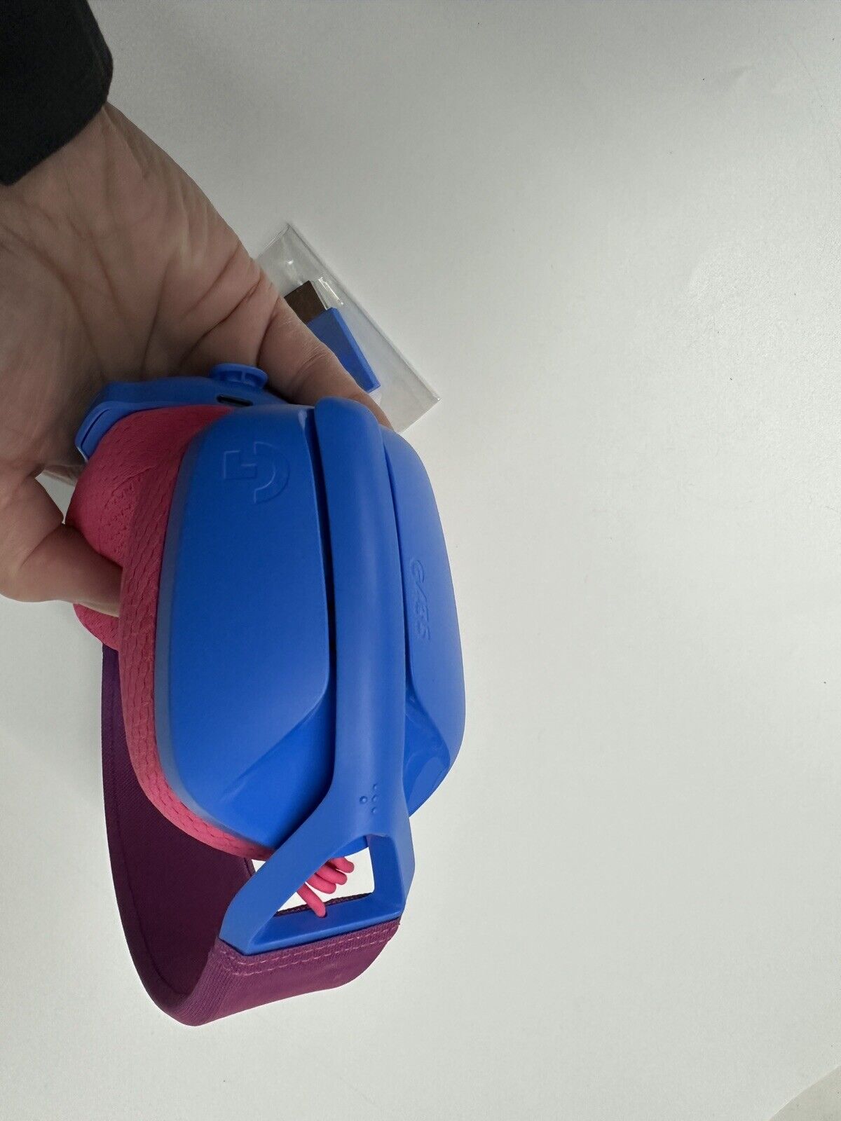 Logitech G435 Wireless Gaming Headset for Sony PlayStation 5 - Blue/Raspberry