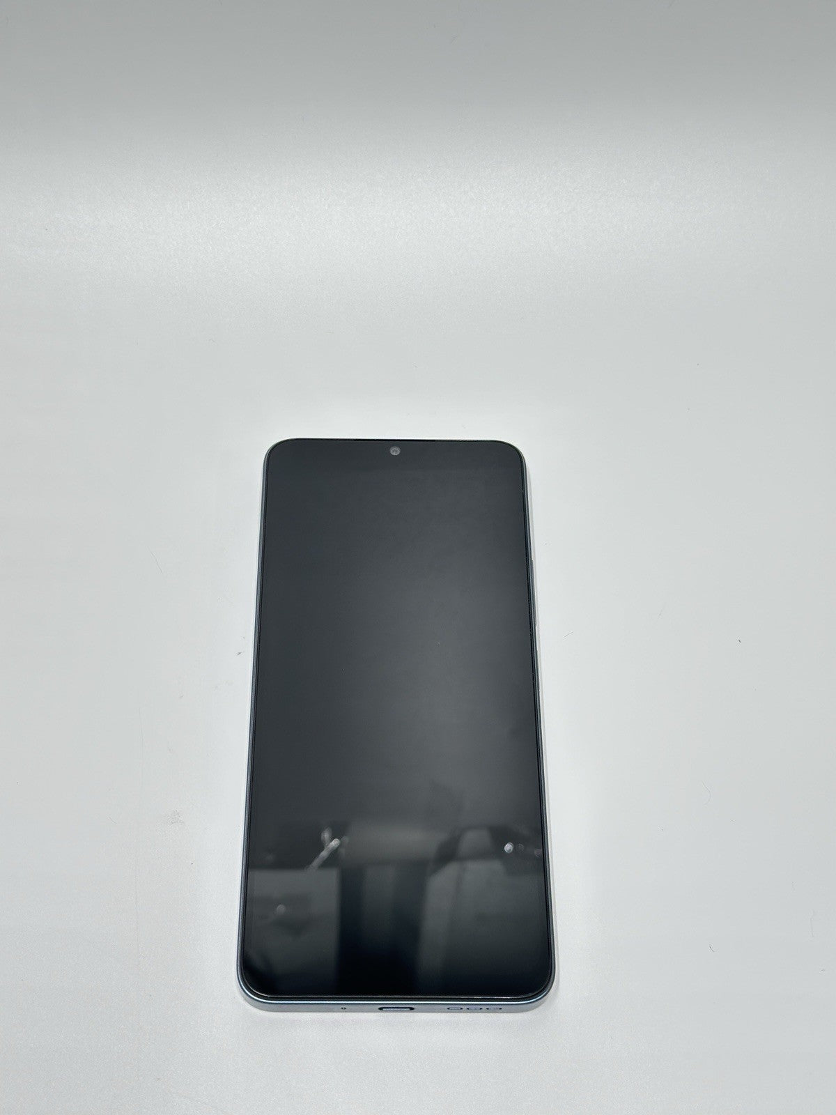  Redmi 13C - 6.74" display,4GB +128GB,Navy Blue Mint condition ,Unlocked 