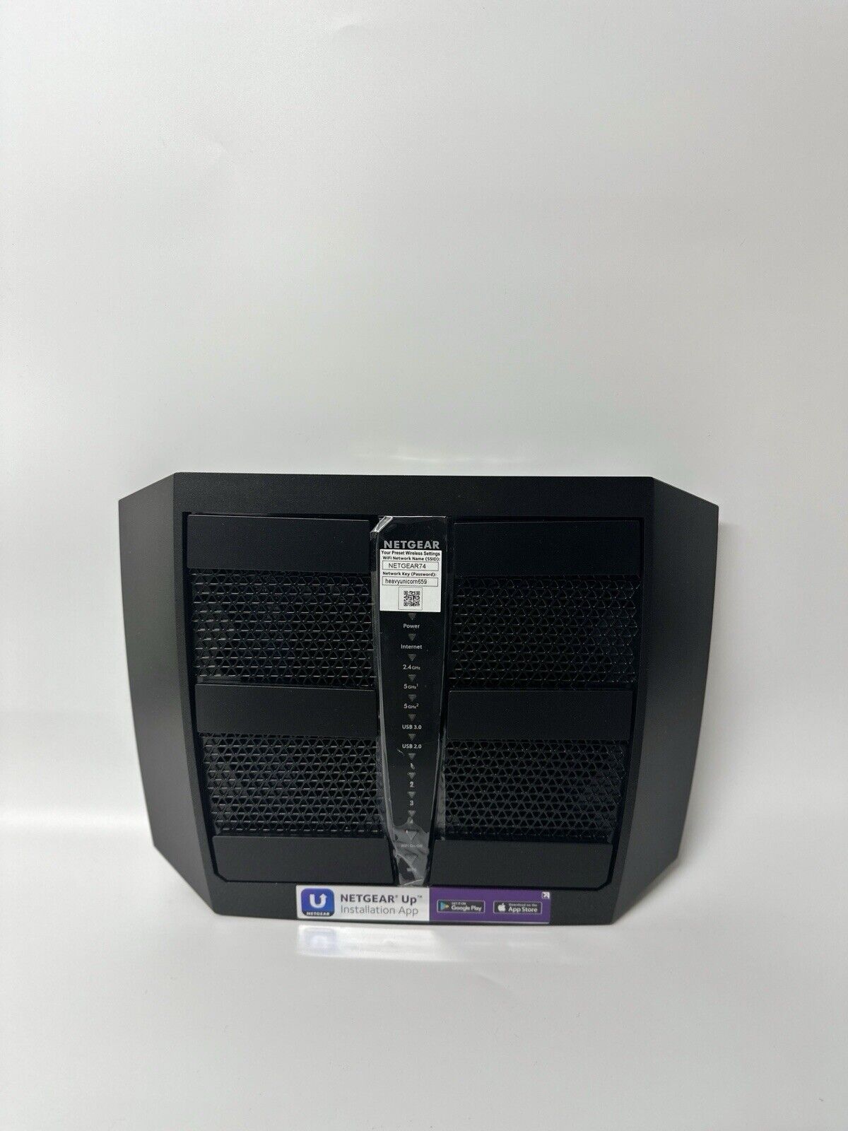 NETGEAR R8000-100UKS Nighthawk X6 Tri-Band 3.2Gbps Router - Black