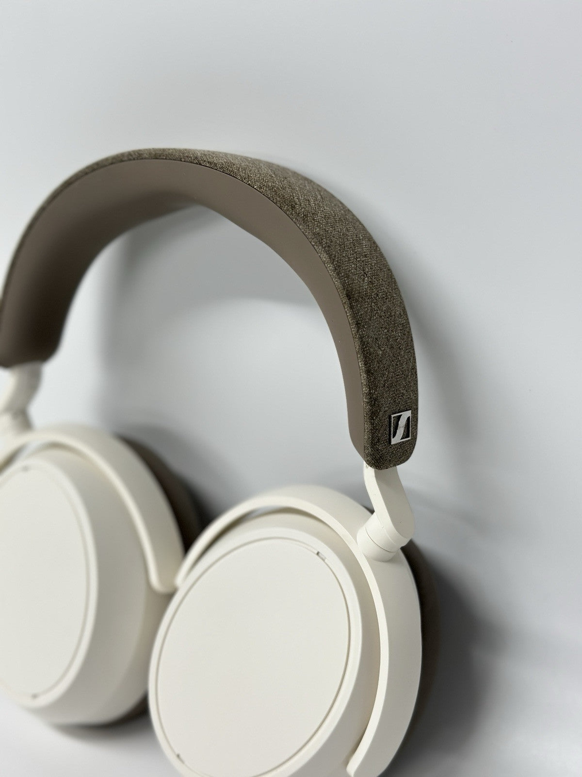Sennheiser MOMENTUM 4 Wireless Over Ear Headphones - White (509267)